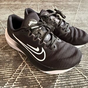 Nike Women’s Zoom Fly 5 ‘Black White’ Running Shoes